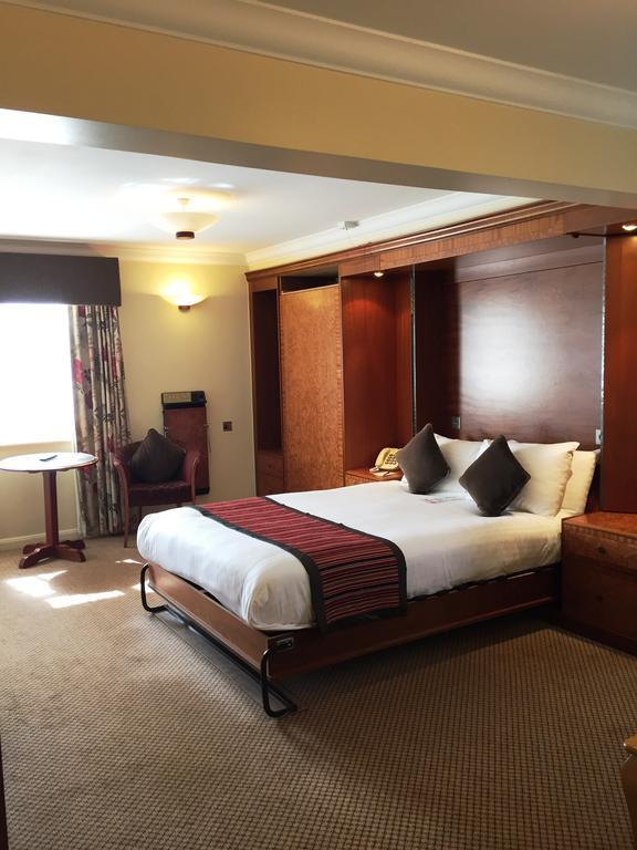 The Royal Chace Hotel Enfield Ngoại thất bức ảnh