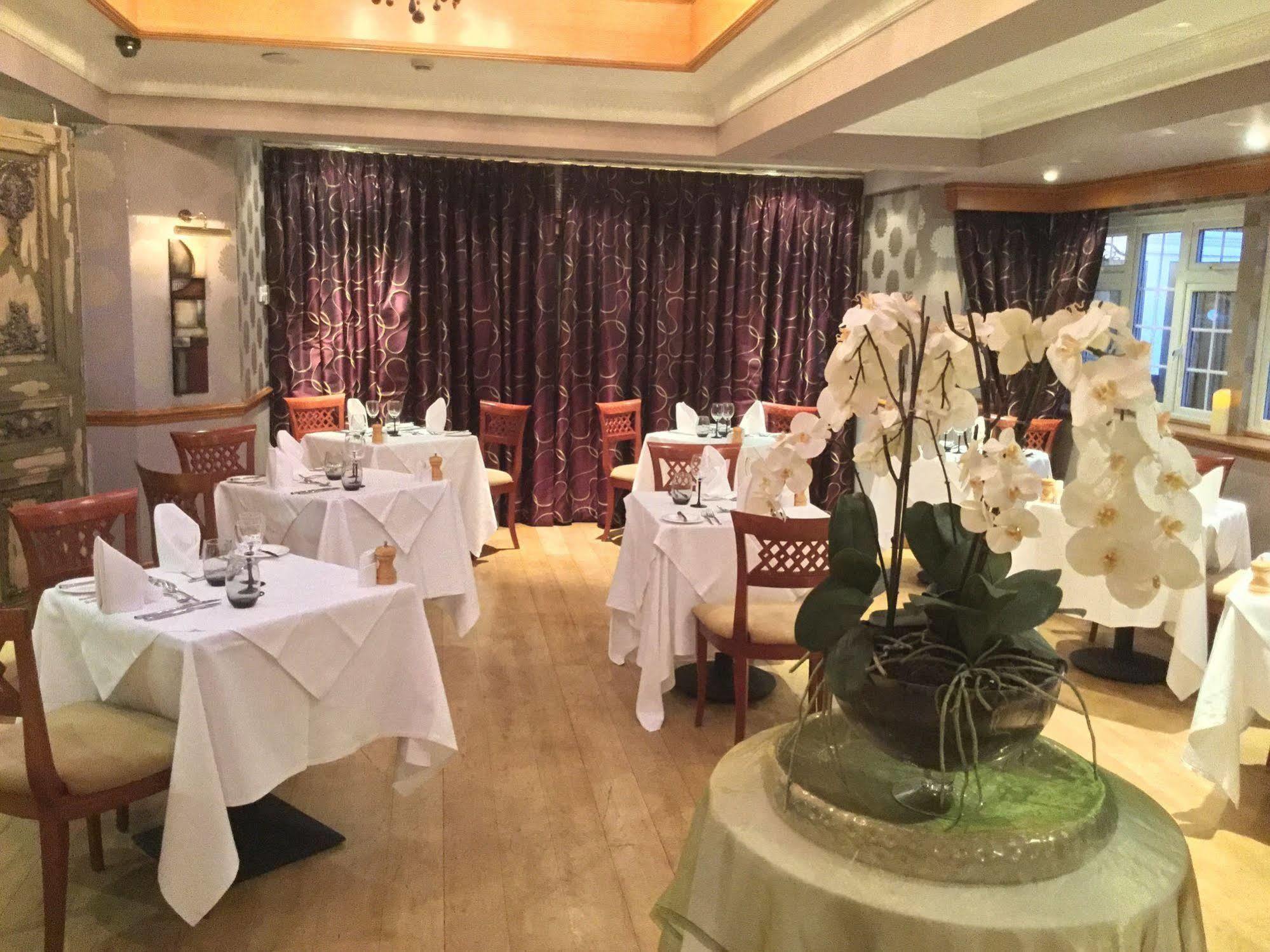 The Royal Chace Hotel Enfield Ngoại thất bức ảnh